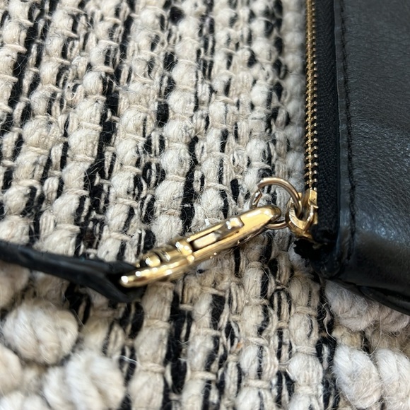 🖤 Michael Kors Wristlet | Mini Bag | Purse | Black Leather | Gold Emblem - Picture 12 of 12